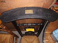 Lot 63 - antieke kerkstoel - afbeelding 3 van  4