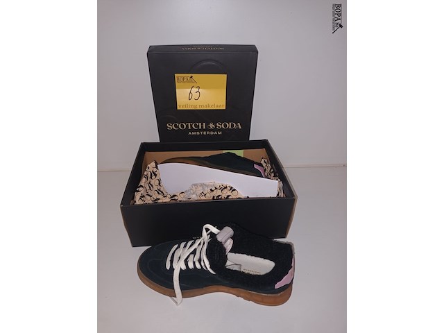 Lot 63 - damesschoenen maat 37 - afbeelding 1 van  3