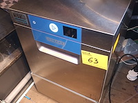 Lot 63 - glazenwasser hobart - afbeelding 1 van  5