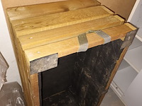 Lot 63 - houten plantenbakken. 2 stuks - afbeelding 3 van  3