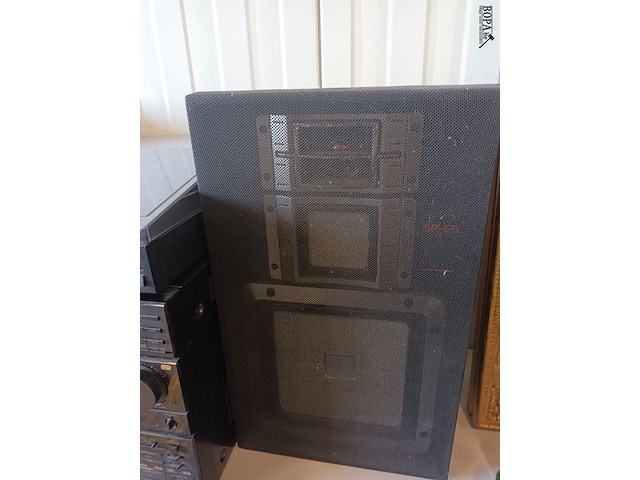 Lot 63 - jvc muziektoren met boxen - afbeelding 4 van  5