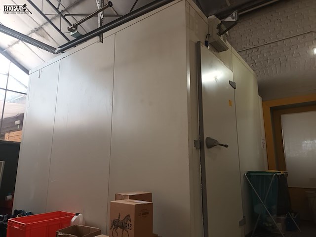 Lot 63 - koelcel - afbeelding 1 van  5