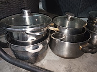 Lot 63 - kookpotten en keukengerei. 18 stuks - afbeelding 3 van  5