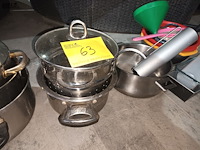 Lot 63 - kookpotten en keukengerei. 18 stuks - afbeelding 4 van  5