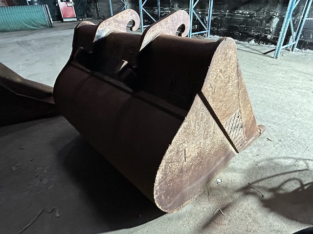 Lot 63 - kraanbak / tandenbak - afbeelding 2 van  4