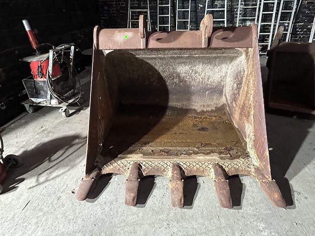 Lot 63 - kraanbak / tandenbak - afbeelding 4 van  4