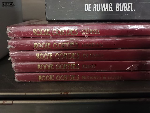 Lot 63 - leesboeken en rooie oortjes - afbeelding 3 van  4