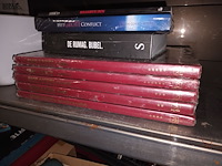 Lot 63 - leesboeken en rooie oortjes - afbeelding 4 van  4