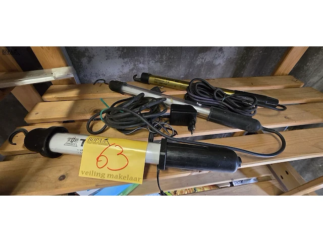 Lot 63 - looplampen 3 stuks - afbeelding 1 van  3