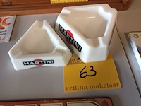Lot 63 - martini asbak. 2 stuks