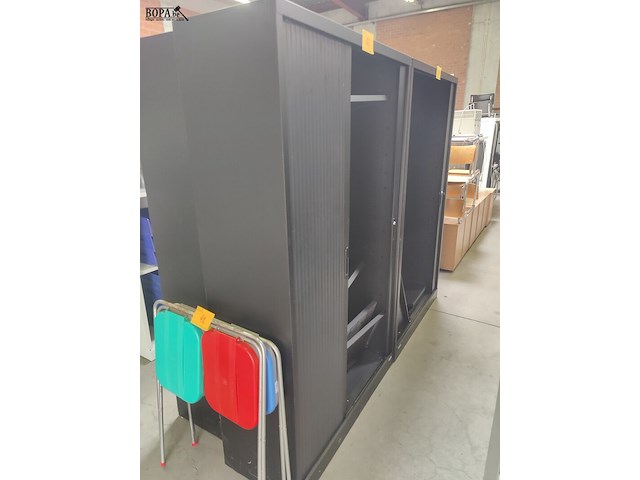 Lot 63 - metalen dossierkast - afbeelding 1 van  2