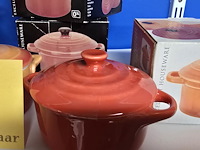 Lot 63 - mini ovenpotjes met deksel in gietijzer 8 stuks - afbeelding 4 van  4