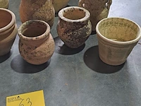Lot 63 - oude stenen bloempotten - 9 stuks - afbeelding 3 van  4