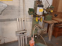 Lot 63 - pneumatische frees/boormachine - afbeelding 1 van  7