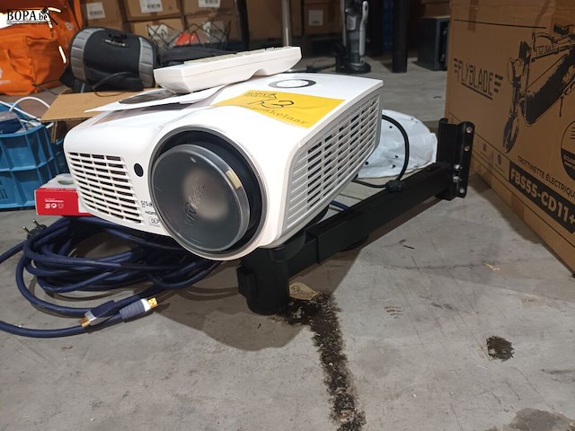 Lot 63 - projector vivitek - afbeelding 2 van  6