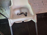 Lot 63 - pvc kinderstoeltje - afbeelding 1 van  1