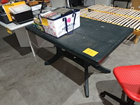 Lot 63 - pvc tuintafel - afbeelding 3 van  3