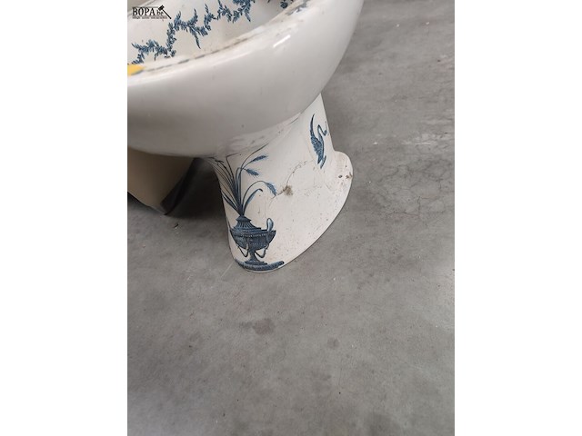 Lot 63 - retro bidet - afbeelding 2 van  4