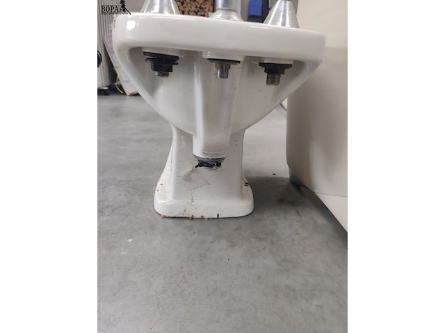 Lot 63 - retro bidet - afbeelding 4 van  4