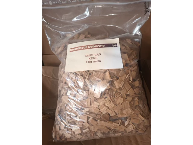 Lot 63 - rookhout snippers kers 1 kg. 20 stuks - afbeelding 2 van  3