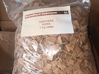 Lot 63 - rookhout snippers kers 1 kg. 20 stuks - afbeelding 2 van  3