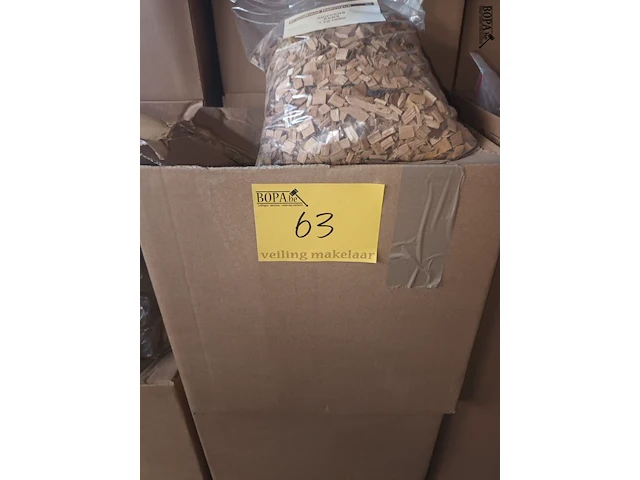 Lot 63 - rookhout snippers kers 1 kg. 20 stuks - afbeelding 3 van  3