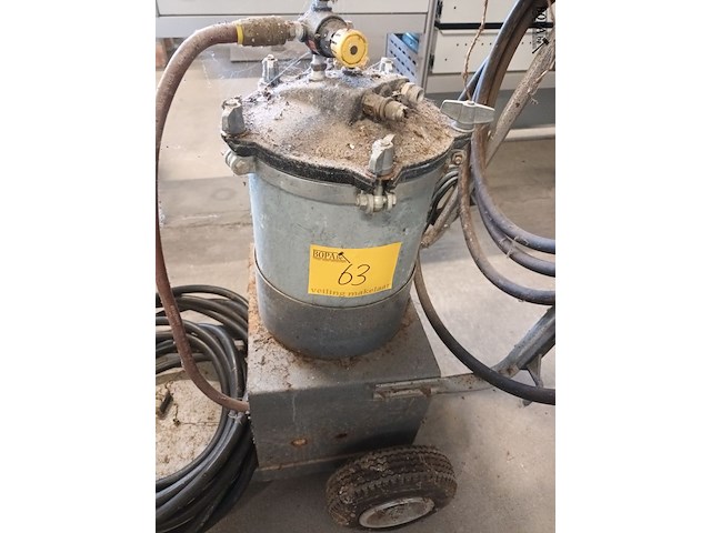 Lot 63 - verfspuitmachine - afbeelding 2 van  5