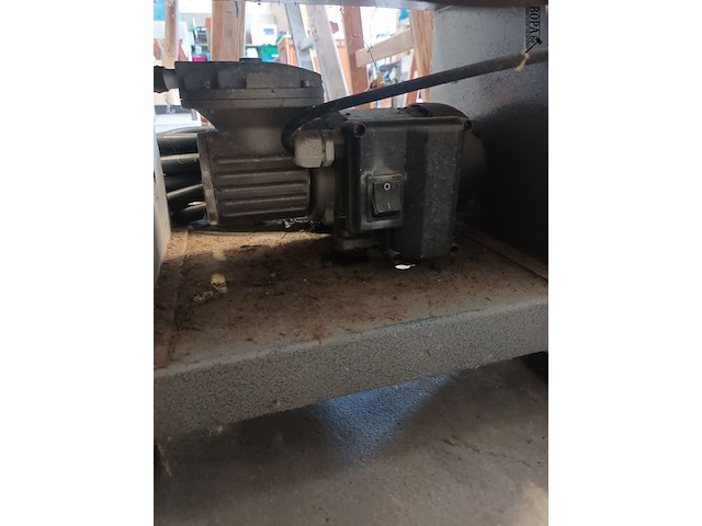 Lot 63 - verfspuitmachine - afbeelding 5 van  5