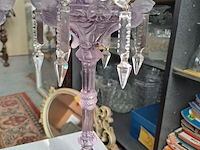 Lot 63 - vintage kristallen kandelaar vsl in paarse kleur - afbeelding 3 van  3