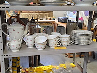Lot 63 - vintage servies zo goed als compleet - afbeelding 1 van  4