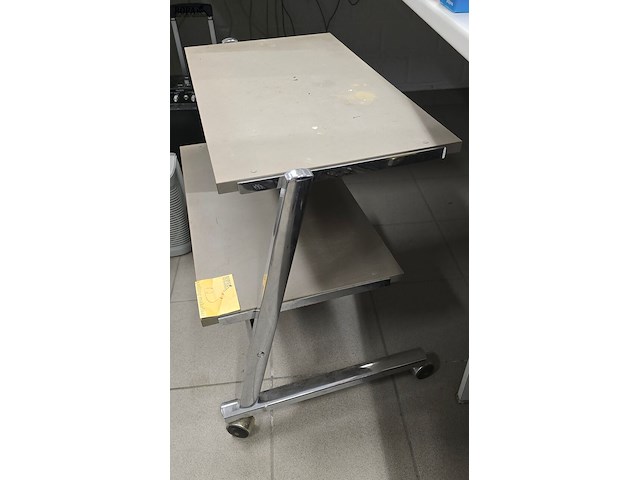 Lot 63 - vintage (stereo) meubel - afbeelding 2 van  3