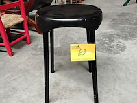 Lot 63 - vintage zwarte kruk 'plastunic capsule kruk' - collectorsite - afbeelding 1 van  4