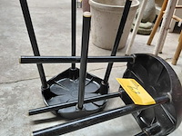 Lot 63 - vintage zwarte kruk 'plastunic capsule kruk' - collectorsite - afbeelding 3 van  4