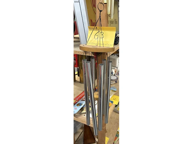 Lot 63 - windgong met metalen buizen - 2 stuks - afbeelding 2 van  3