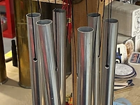 Lot 63 - windgong met metalen buizen - 2 stuks - afbeelding 2 van  3