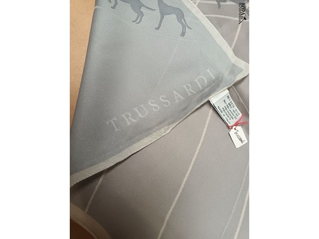 Lot 63 - zijden sjaal trussardi - afbeelding 2 van  5