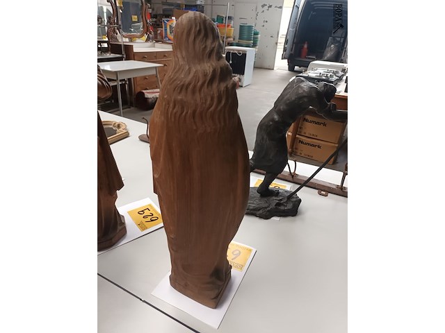 Lot 630 - houten beeld maria en kind - afbeelding 3 van  3