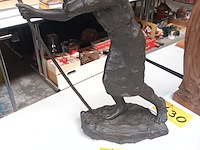 Lot 631 - bronzen beeld georges vandemoortele - afbeelding 1 van  5