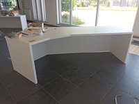 Lot 633 - witte bureau met schuine hoek