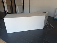 Lot 634 - witte bureau met schuine hoek