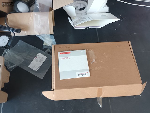 Lot 635 - diverse elektro onderdelen - afbeelding 4 van  5