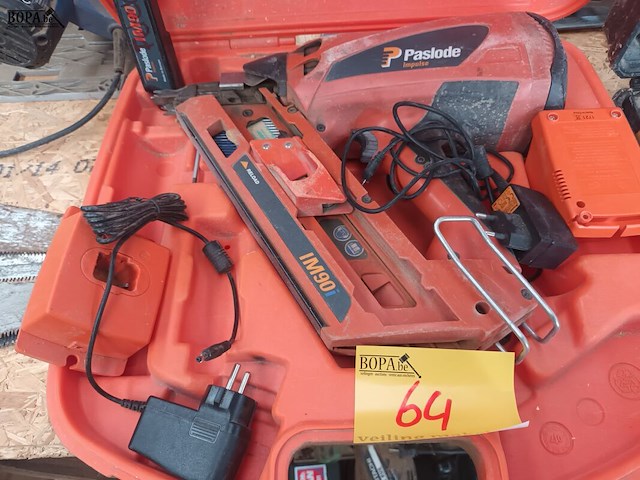 Lot 64 - accu paslode impulse - afbeelding 1 van  7