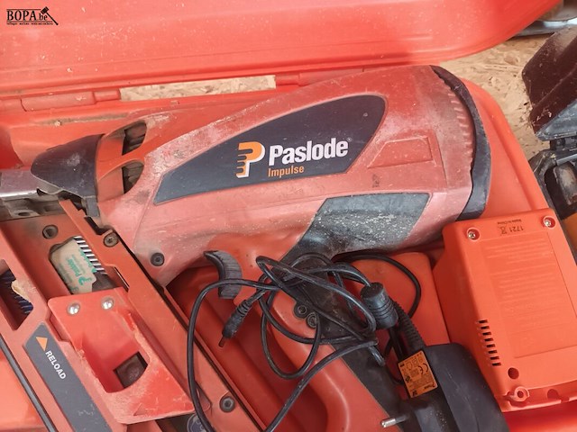Lot 64 - accu paslode impulse - afbeelding 4 van  7
