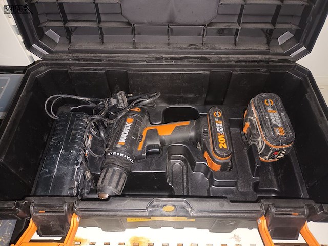 Lot 64 - accu schroevendraaier worx in koffer - afbeelding 1 van  5