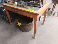 Lot 64 - antieke keukentafel - afbeelding 1 van  3
