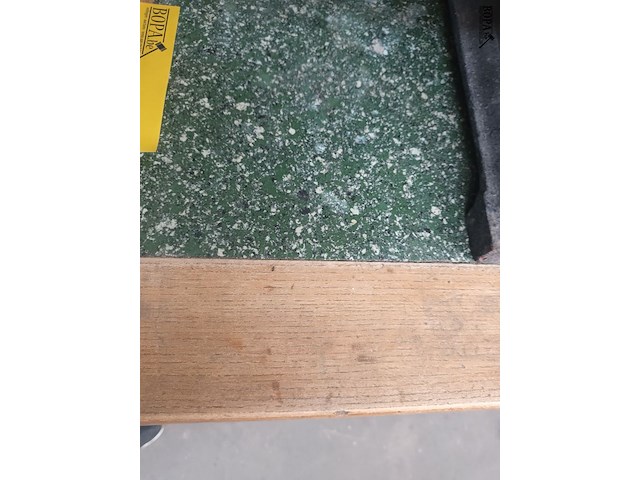 Lot 64 - antieke keukentafel - afbeelding 3 van  3