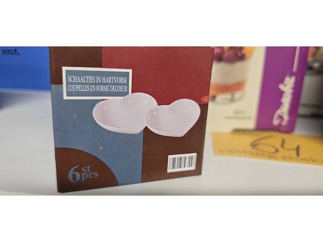 Lot 64 - apero glaasjes en schaaltjes - afbeelding 2 van  5