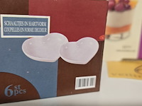 Lot 64 - apero glaasjes en schaaltjes - afbeelding 2 van  5