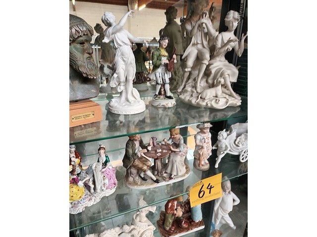 Lot 64 - beeldjes. 27 stuks - afbeelding 2 van  7