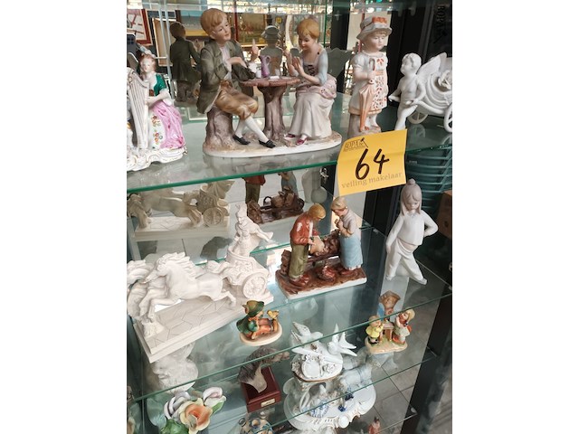 Lot 64 - beeldjes. 27 stuks - afbeelding 3 van  7